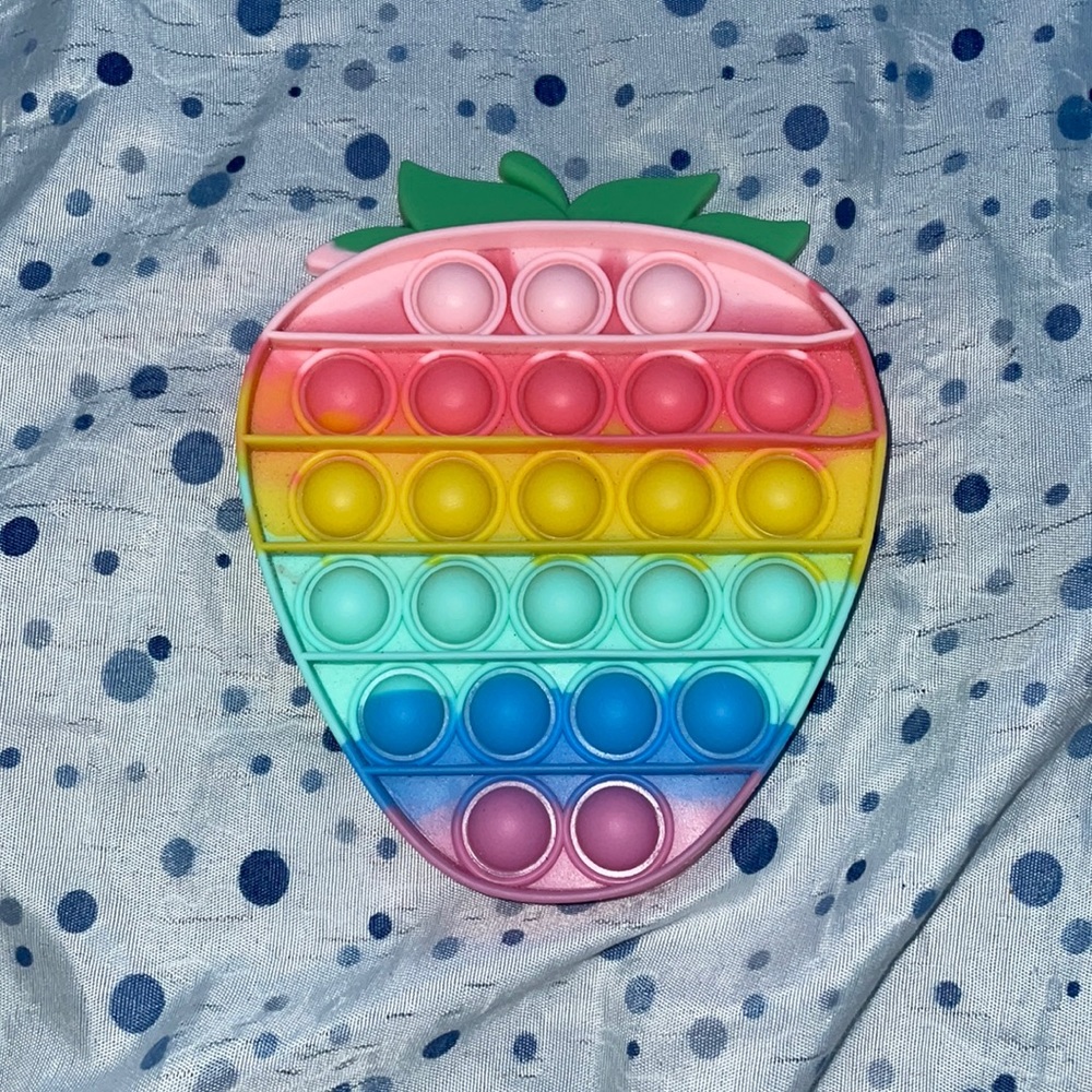 Pastel strawberry pop it